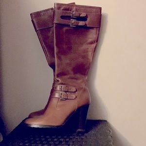 Anne Taylor Loft heeled boots
